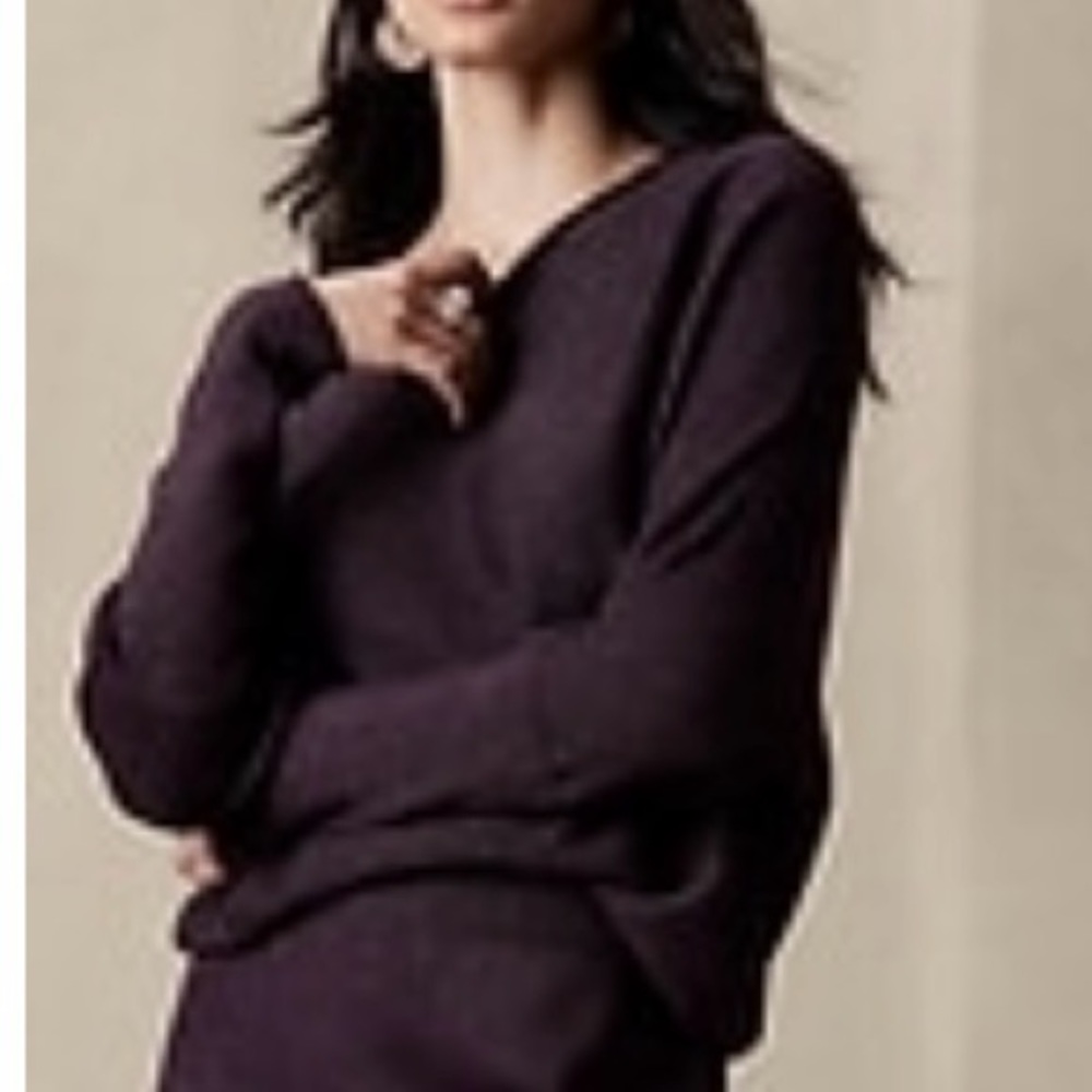 Banana Republic EUC Drop Shoulder Sweater